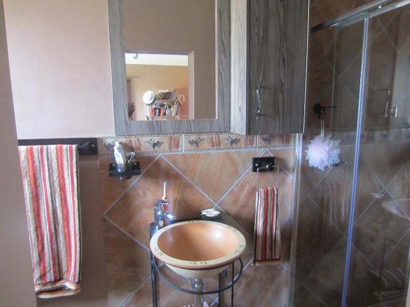 5 Bedroom Property for Sale in Myburgh Park Western Cape